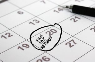 营业执照下来的当月就要申报纳税吗，申报期限是多久